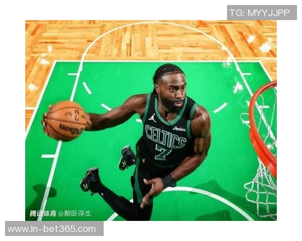 米奇约翰逊赞文班表现全面弗拉格实力令人瞩目